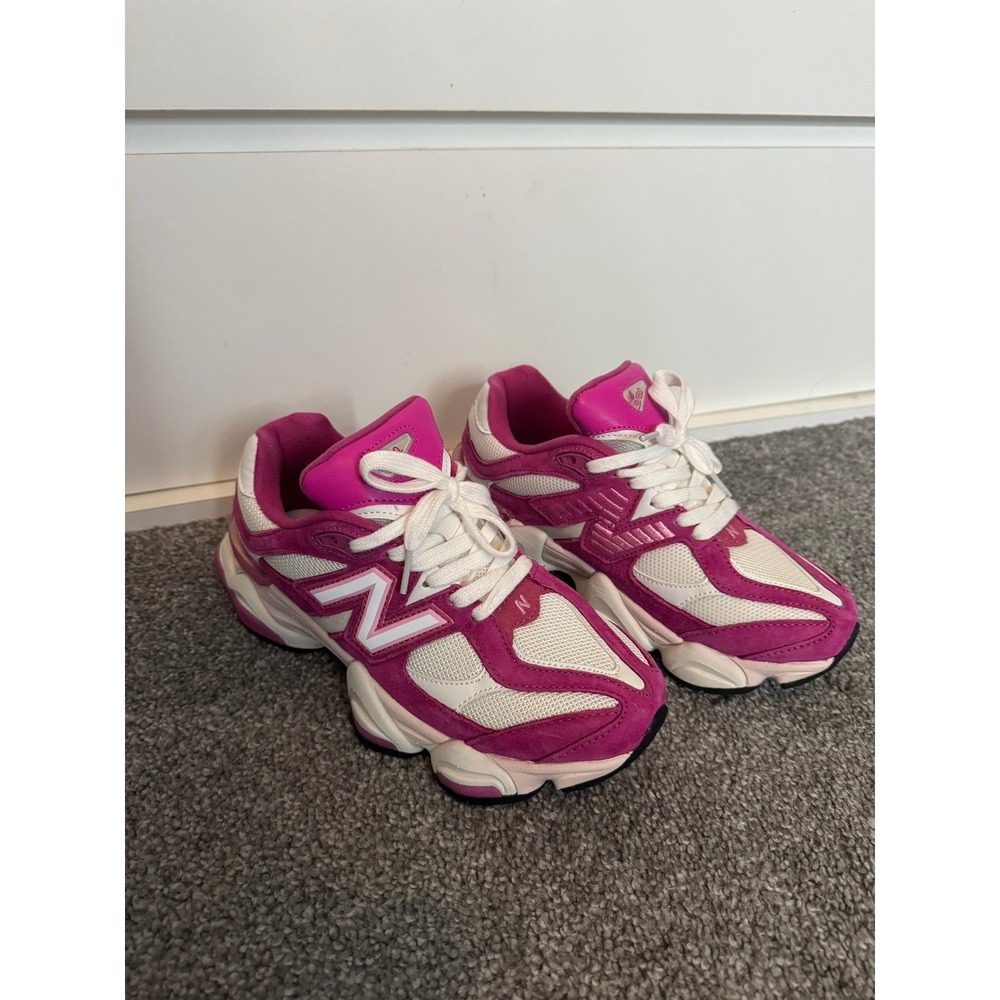 New Balance 9060 Shoes Pink White Sneakers Womens Size 6 US 4.5 Mens